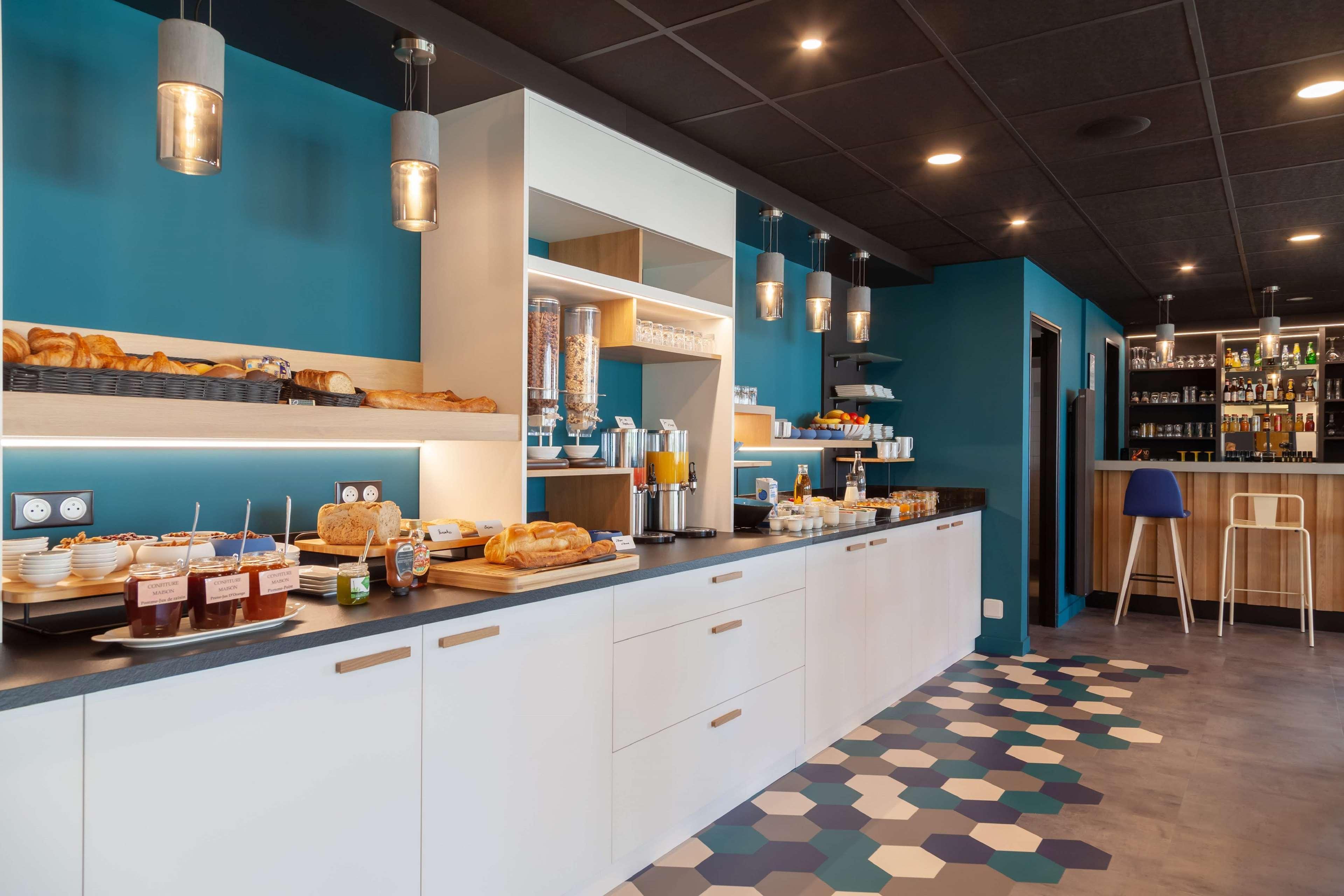 Kyriad Niort-Espace Mendesfrance Екстериор снимка