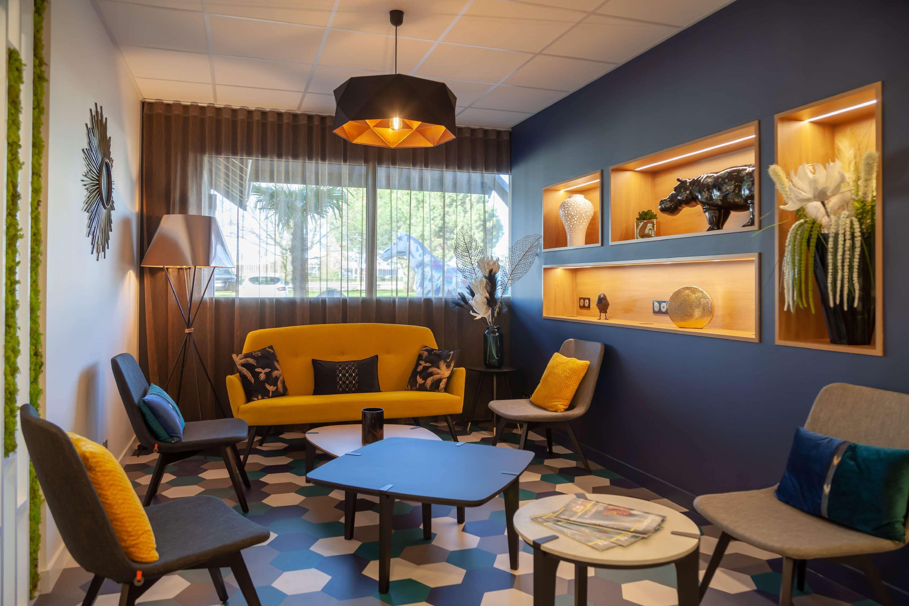 Kyriad Niort-Espace Mendesfrance Екстериор снимка