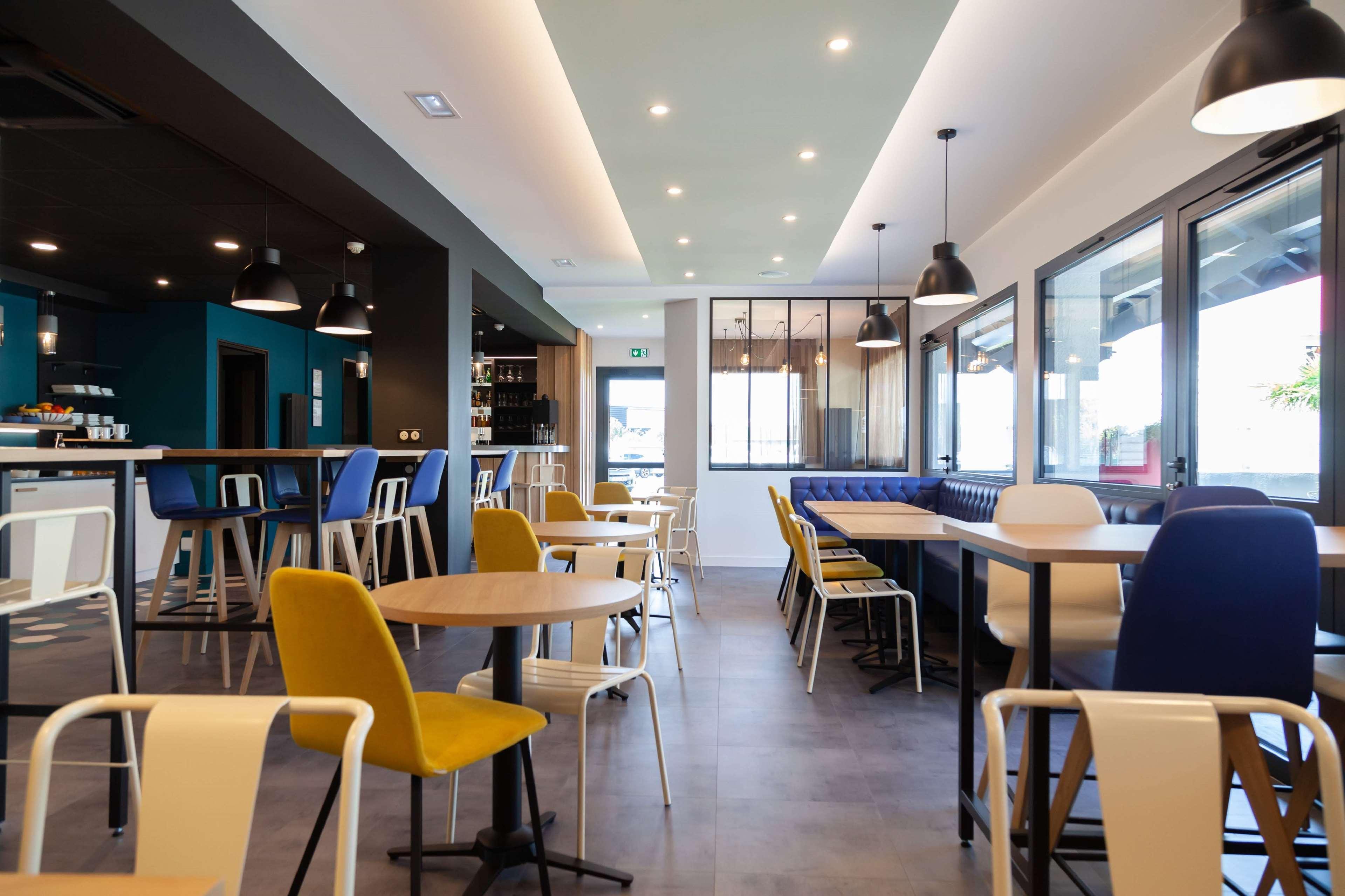 Kyriad Niort-Espace Mendesfrance Екстериор снимка
