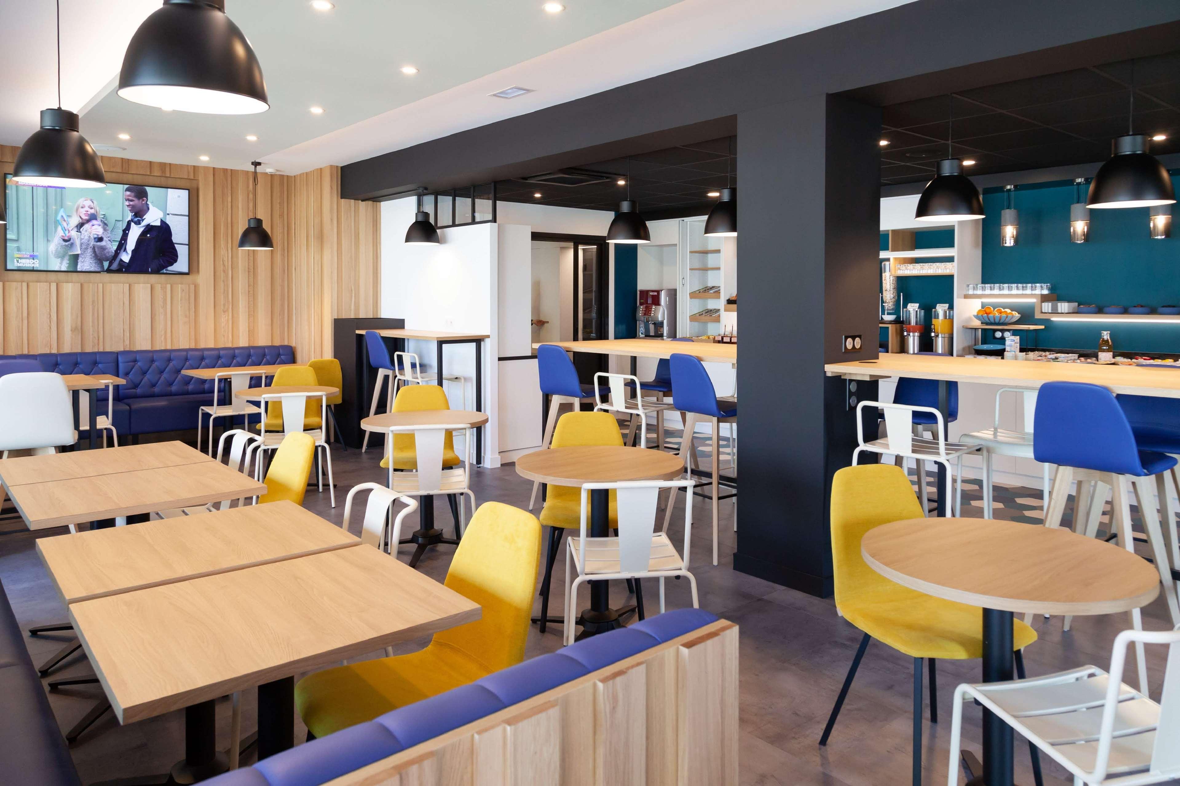 Kyriad Niort-Espace Mendesfrance Екстериор снимка
