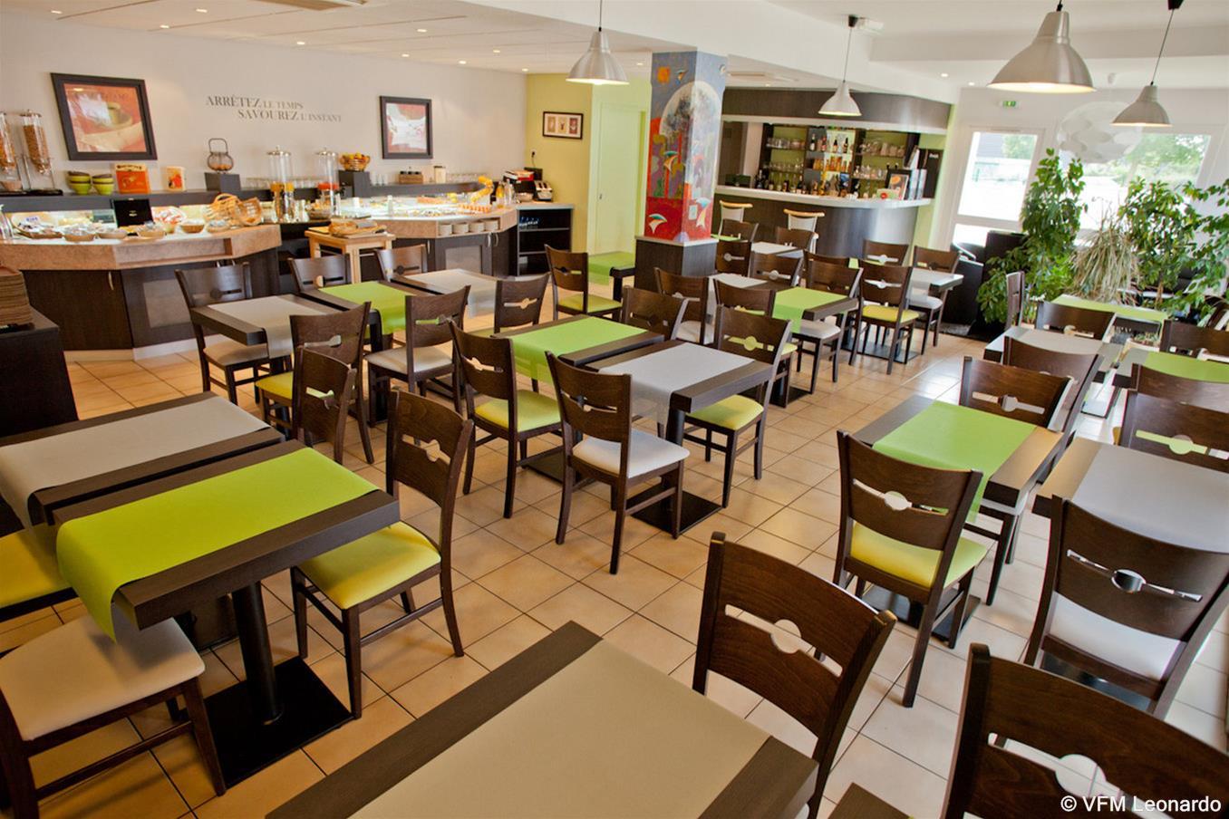Kyriad Niort-Espace Mendesfrance Екстериор снимка