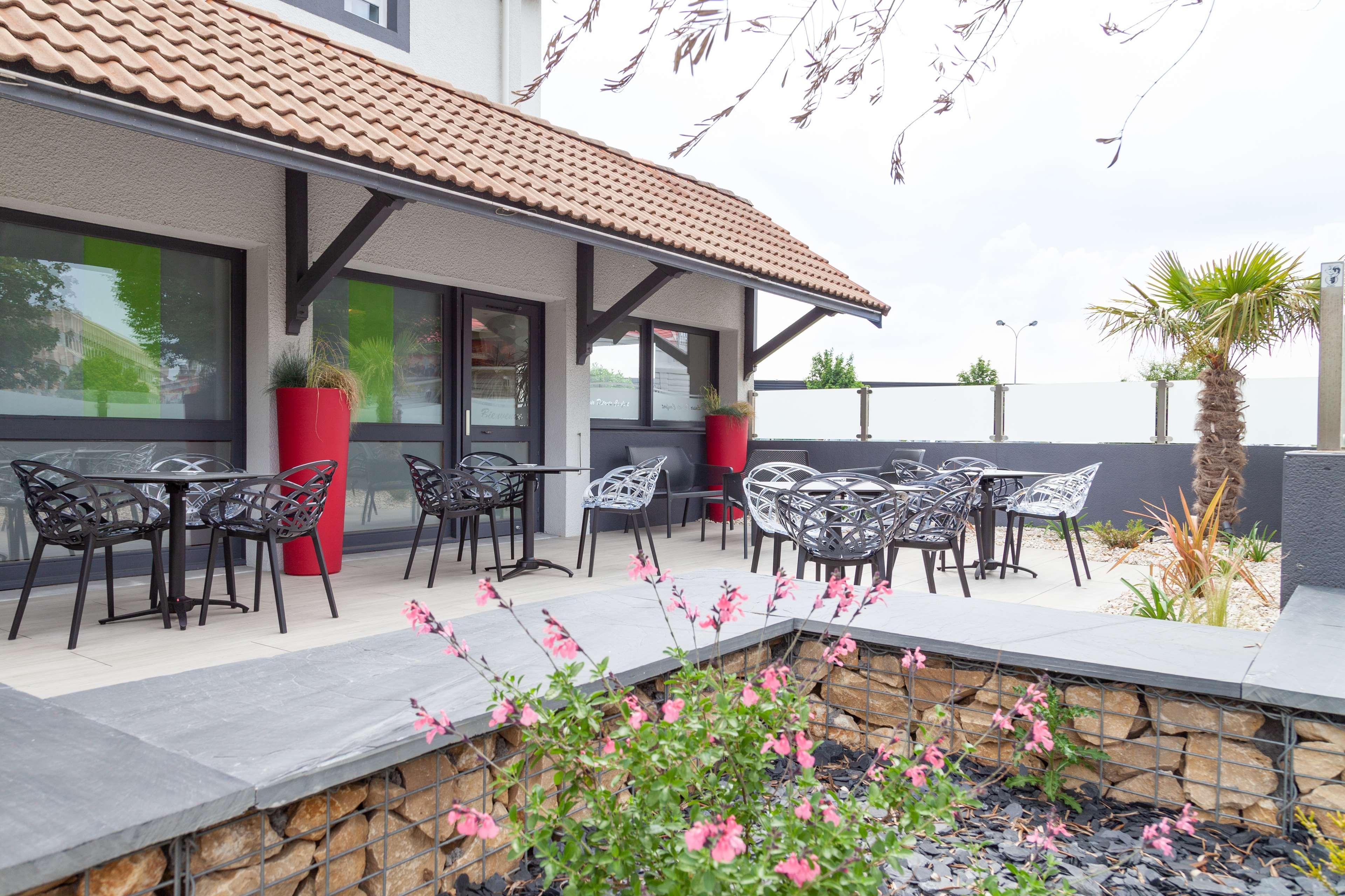 Kyriad Niort-Espace Mendesfrance Екстериор снимка